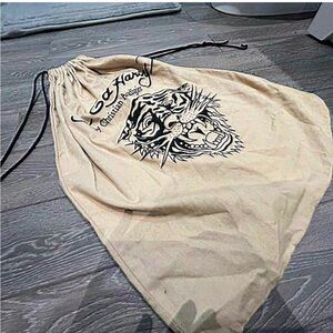 Ed Hardy bag (2/$65)